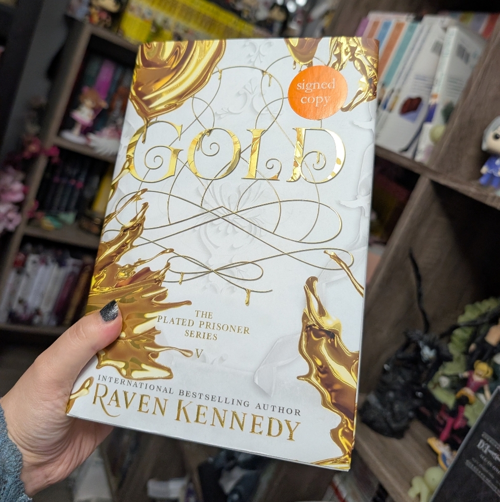 Waterstones Signed Edition Gold By Raven Kennedy